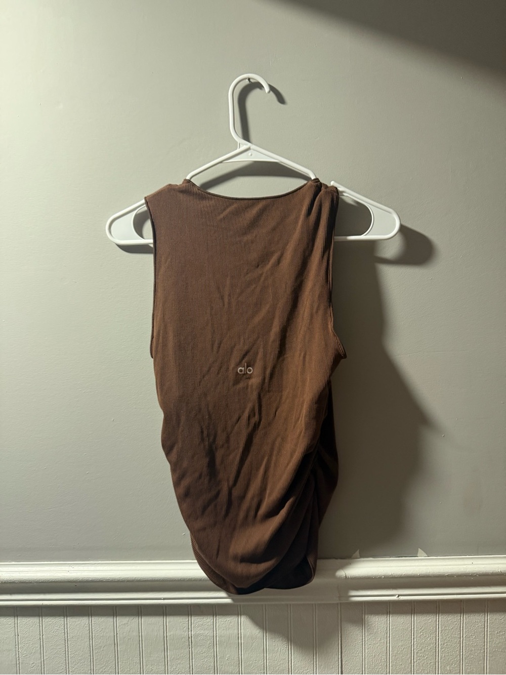 Alo Ribbed En Pointe Tank medium - Picture 6 of 6